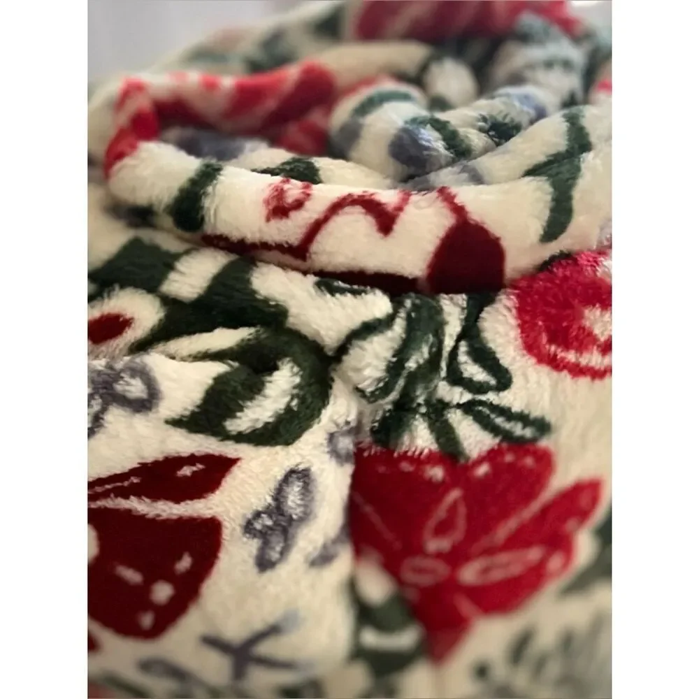 NEW The Big One Plush Birds And Branches 5’x6’ Green Red & Comfy Seasonal Cream
